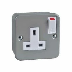 Schneider Electric GMC131SS 13A Metal Clad Single Switched Socket