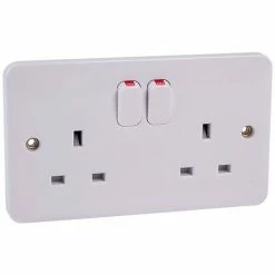 Schneider Electric GGBL3020DS LWM 2 Gang 13A DP Switched Mains Socket
